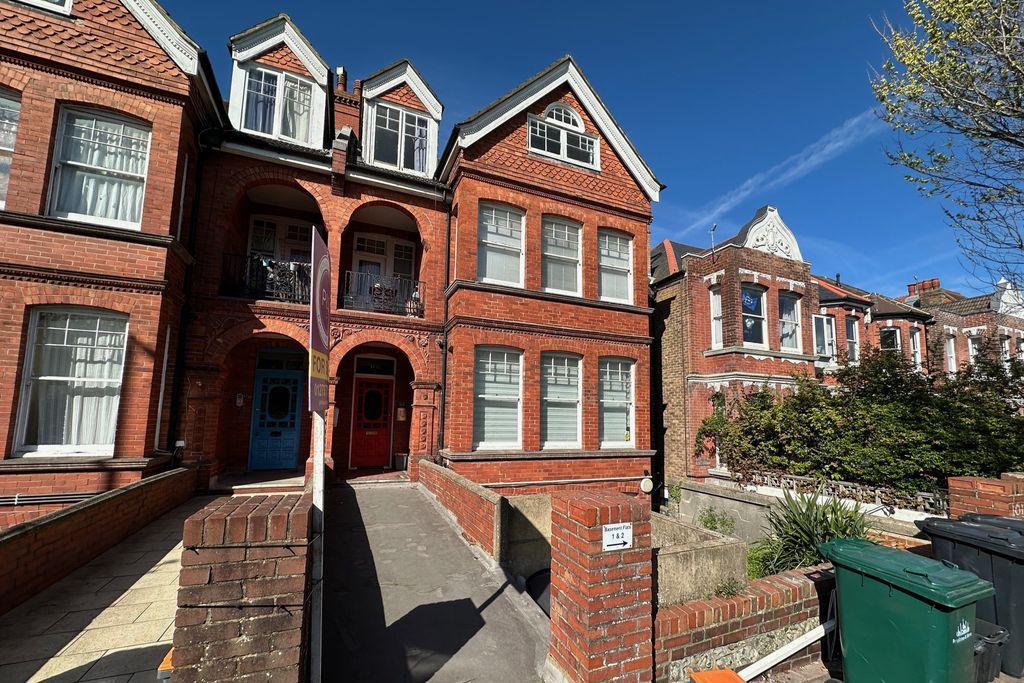 101 Beaconsfield Villas